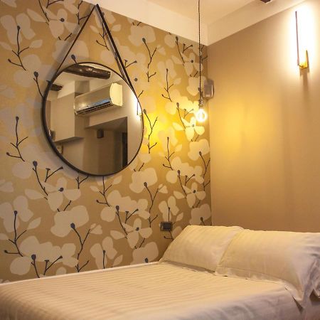 Relais Santa Chiara Apartment Наполи Екстериор снимка