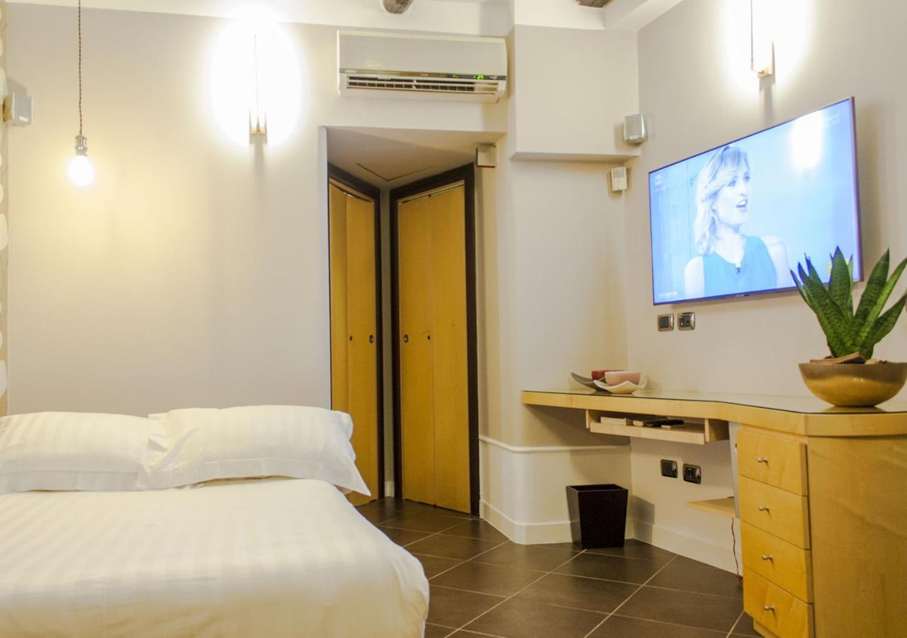 Relais Santa Chiara Apartment Наполи Екстериор снимка