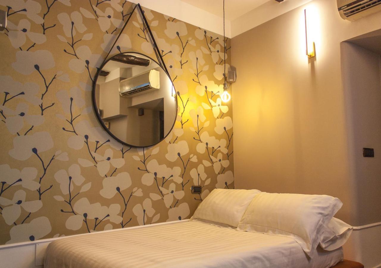 Relais Santa Chiara Apartment Наполи Екстериор снимка
