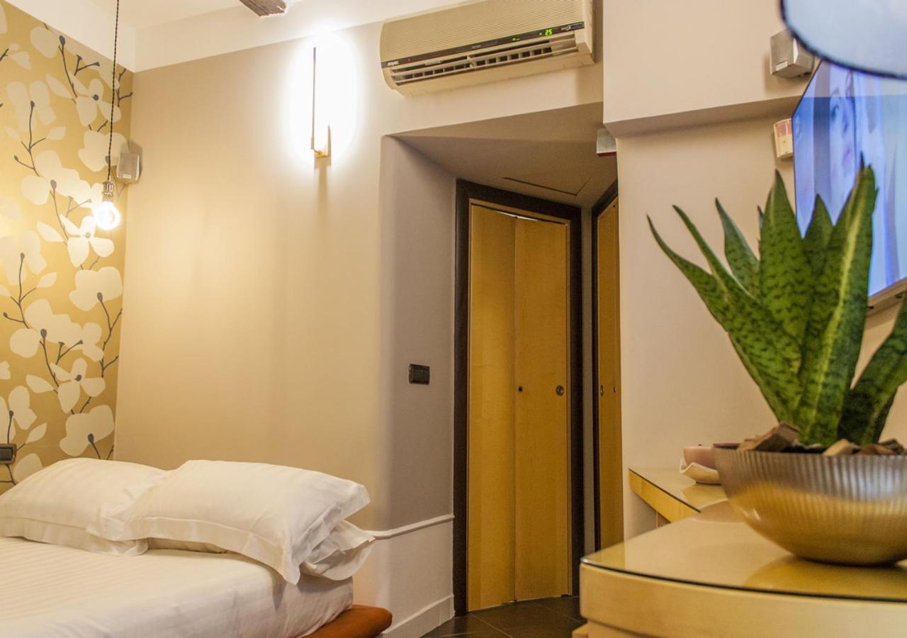 Relais Santa Chiara Apartment Наполи Екстериор снимка